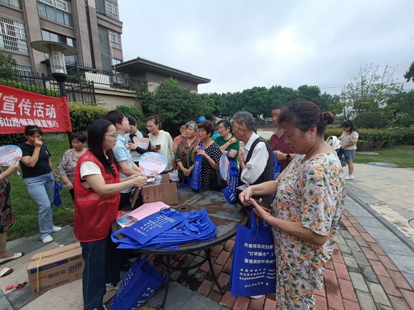 明光街道滨河社区：扫黑除恶弘扬正气 齐抓共管共创平安1.jpg