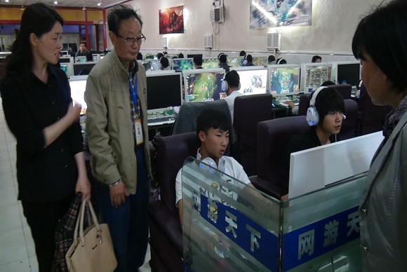 来安县多部门联动督查网吧.jpg
