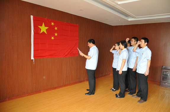 明光法院新任法官宣誓尊宪法守廉洁.jpg