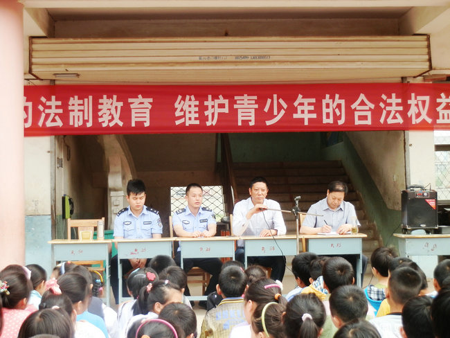 柳巷镇联合开展青少年法治宣传教育活动2.jpg