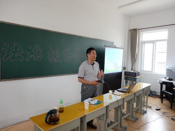 明光市经信委积极开展“法律进校园”活动1.JPG