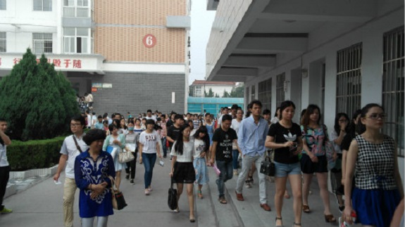 明光市2015年公开招聘事业单位工作人员笔试工作顺利进行2.jpg