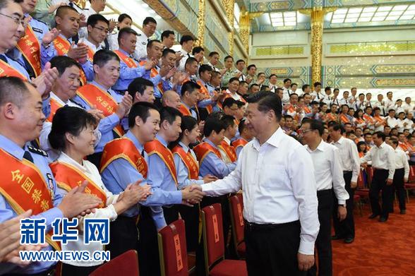 习近平：坚定不移打赢禁毒人民战争.jpg