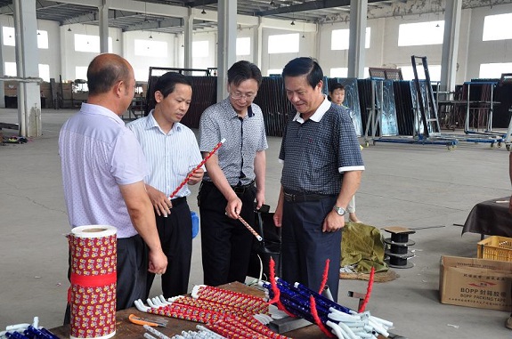 明光市检察院举报宣传深入园区企业1.jpg