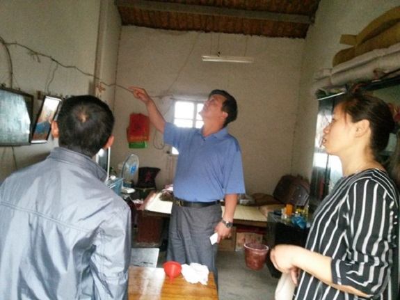 明光街道全力以赴做好隐患排查 确保群众生命财产安全2.jpg