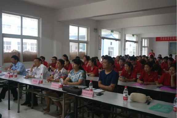 明光市妇联到市工业园区企业开展维权调研及送法活动.jpg