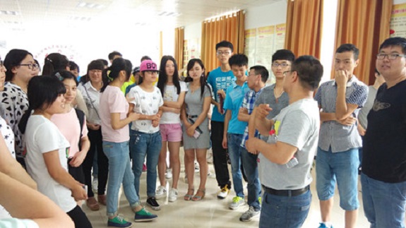 滁州学院师生来女山湖镇开展实践教学3.jpg