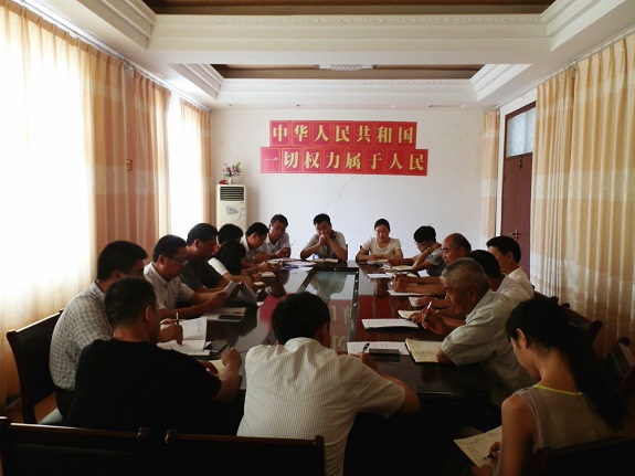 柳巷镇推进为民服务中心及政务信息公开工作.JPG