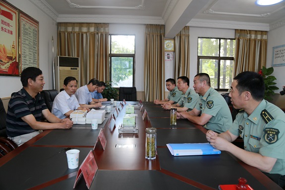 明光市检察院与人武部开展军检共建活动1.jpg