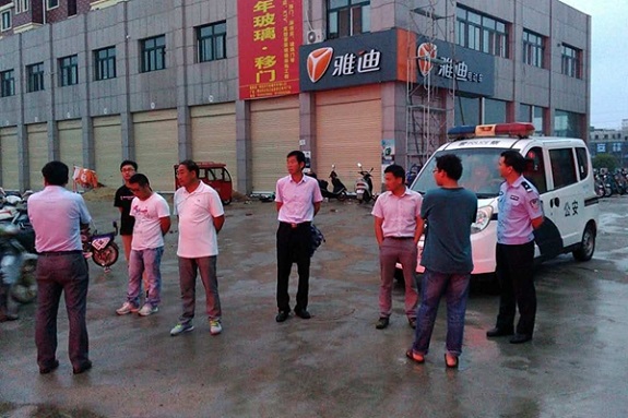 女山湖镇“取缔马路市场，确保还路于民”专项环境整治行动再推进.jpg