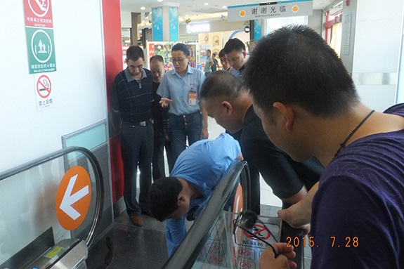 明光市场监管局开展公共场所电梯安全专项检查.jpg
