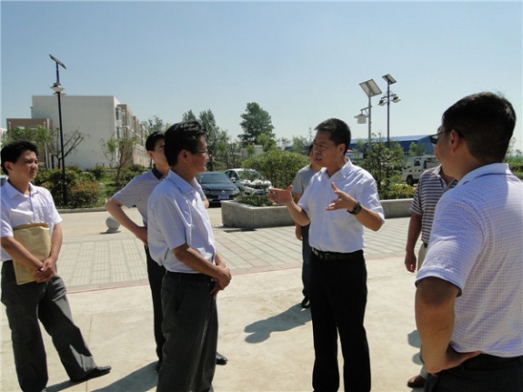 陆峰到明检查“六五”普法工作2.jpg