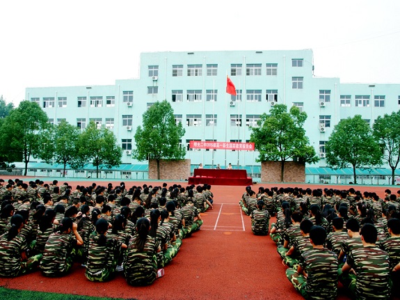 明光二中举行高一新生国防教育报告会.JPG