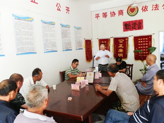 柳巷镇实行重大矛盾纠纷调处“听证会”制度1.jpg