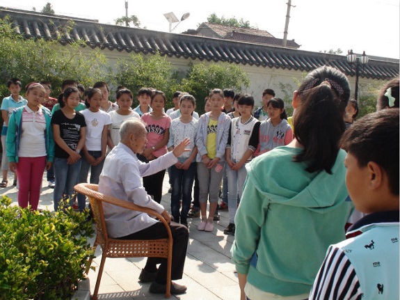 开学第一课：纪念抗日战争胜利70周年1.jpg