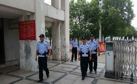马骏带队开展校园安全大检查.jpg