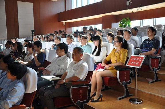 明光市组织企事业经营管理人员旁听庭审2.jpg