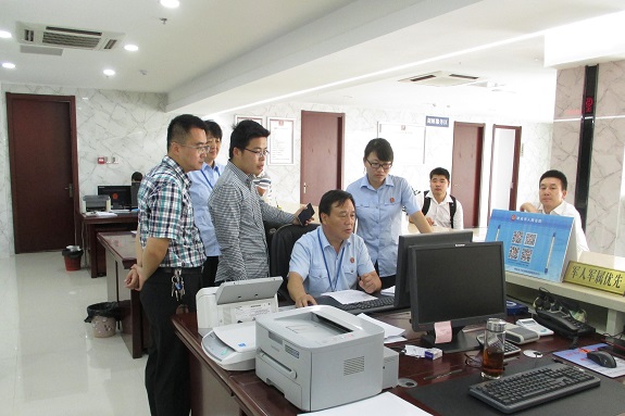 明光法院信息中心全力助力“互联网+司法便民”.JPG