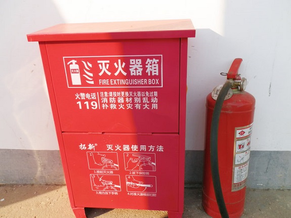 柳巷镇营造敬老院安全生活环境1.jpg