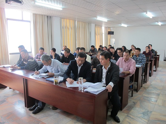 市民政局市民政局传达学习查处发生在群众身边的“四风”和腐败问题的通报.JPG