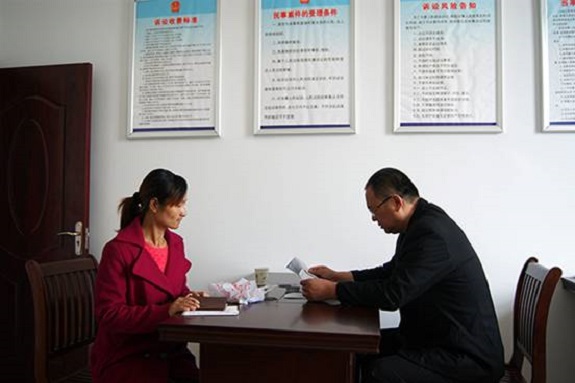 明光法院法官工作室服务“接地气”2.png