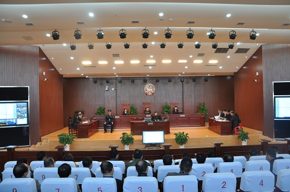 行政案件庭审成公职人员“普法讲堂”1.jpg