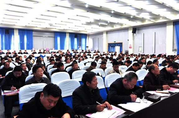 明光市教体局召开落实党风廉政建设“两个责任”集体谈话会2.JPG