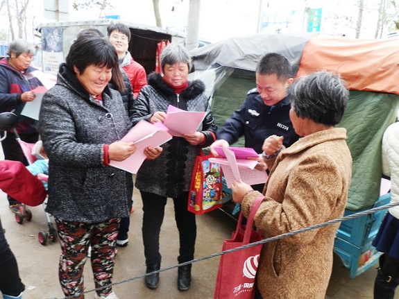 柳巷镇开展新《食品安全法》系列宣传活动5.jpg