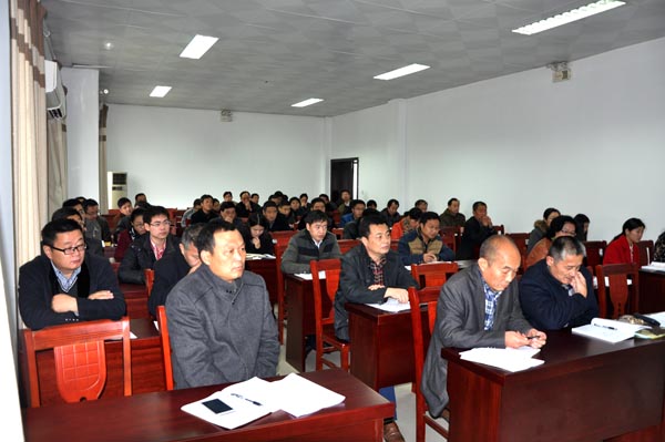 市教体局深入学习贯彻十八届五中全会精神2.jpg
