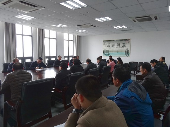 明光市经信委开展“道德讲堂”活动 夯实干部思想道德基础.JPG