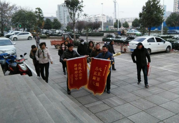 人民信访为人民 心系百姓为民解忧.jpg