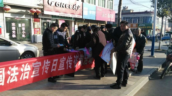 苏巷镇司法所开展集市法律宣传咨询活动.jpg
