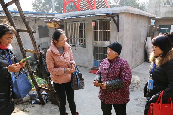 市民政局积极开展青年志愿者进社区服务活动2.jpg