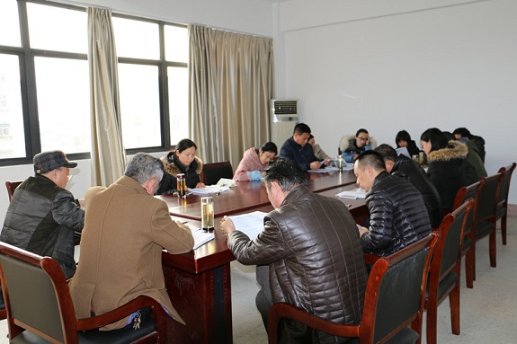 明光市民政局掀起向中央看齐 奋力争当“四个自觉”模范学习热潮2.jpg