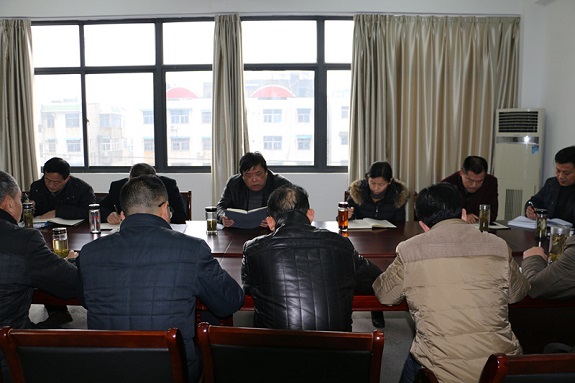 明光市民政局迅速传达落实1月份 市委常委碰头会精神1.jpg