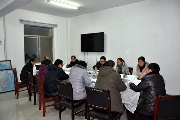 市教体局传达学习1月份市委常委碰头会精神.jpg