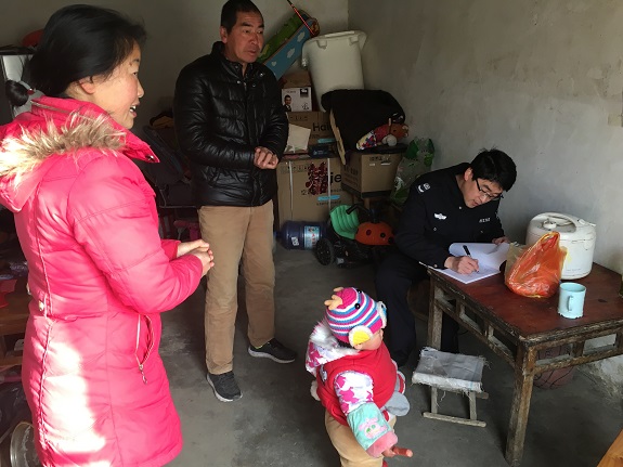 潘村司法所走访社区矫正对象家庭.jpg