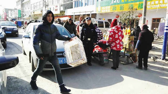 柳巷镇：交通疏导保安全2.jpg