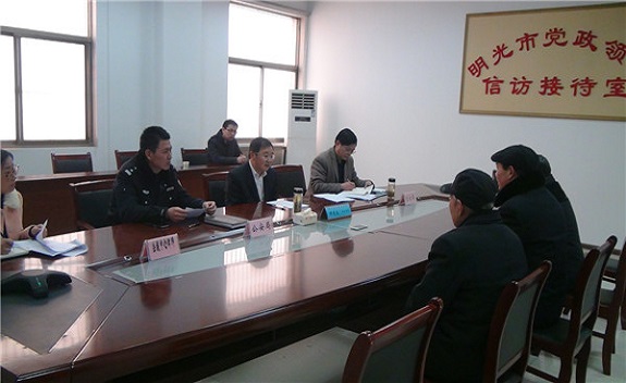 明光市司法局组织律师全力做好两会期间信访工作.jpg
