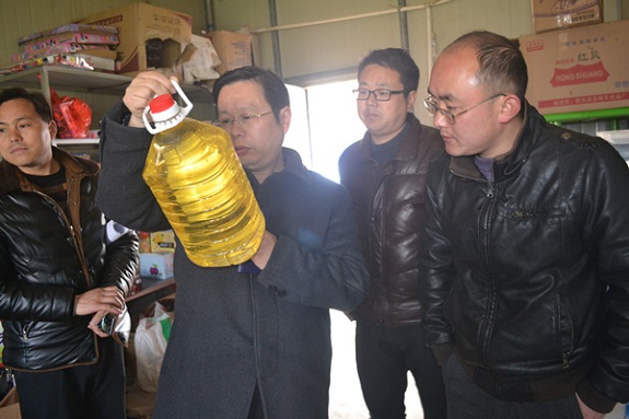 涧溪镇开展校园周边食品安全专项检查.JPG