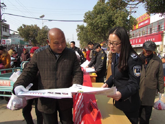 潘村司法所：结合“3.15”继续开展综治宣传活动1.JPG