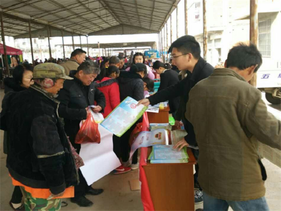 明南街道：综治宣传“赶集”忙2.png