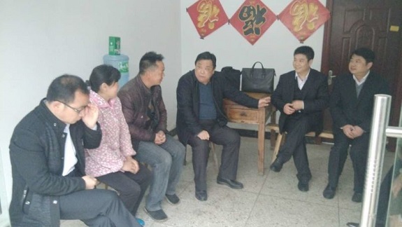 明光市民政局帮扶精准脱贫户申请小额贷款.jpg