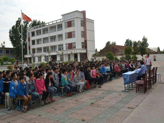 明南街道举办校园安全法制教育讲座2.jpg