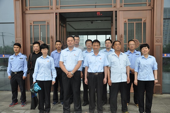 明光法院：党员冲在“午季执行会战”第一线1.jpg