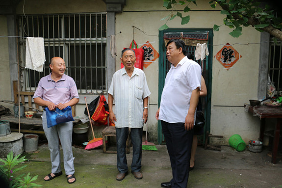 慰问老干部、老党员许良枢.jpg