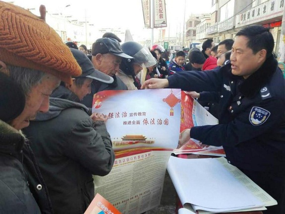 明光市2016年“青年普法志愿者法治文化基层行”活动精彩纷呈4.JPG
