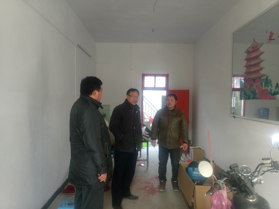 王政深入石坝镇走访慰问贫困户1.jpg