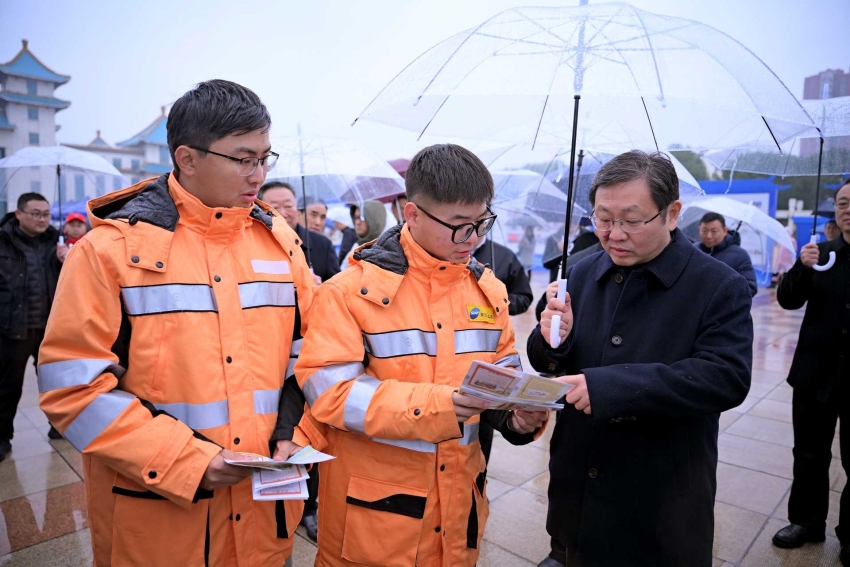 滁州市开展“携手爱路护路 共创平安铁路”主题宣传活动